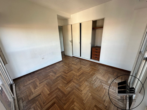 Boulevard 53 Esq. 54 (1 Esq.54) Edificio Palacio Del Bosque. Dpto De 3 Dorm Con Cochera En Venta
