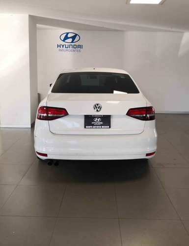 Imagen 3 de 21 de Volkswagen Jetta 2016 4p Sportline L5/2.5 Aut