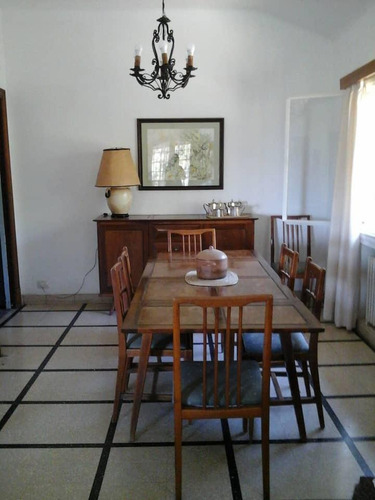 Se Vende Casa En La Cumbre Barrio Golf, De Estilo Con Vistas