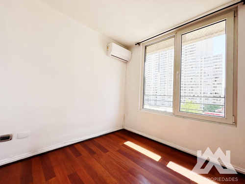 Metro Irarrázaval 3 Dormitorios, 2 Baños 92 M2