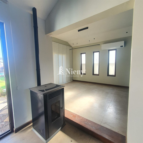 Casa En Arriendo De 3 Dorm. En Machalí