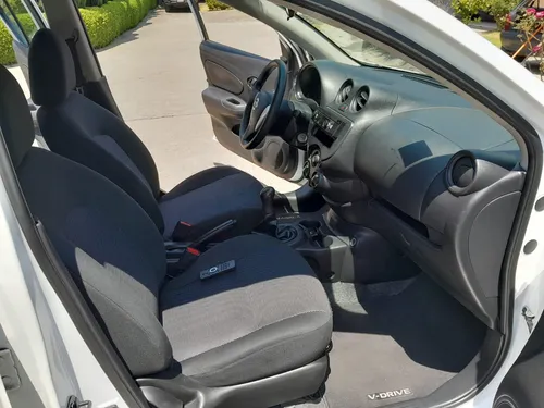 Nissan Versa 1.6 Drive Mt