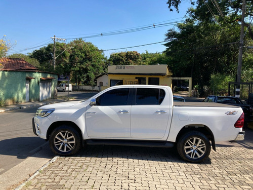 Toyota Hilux 2.8 SRX 4X4 CD 16V DIESEL 4P AUTOMÁTICO
