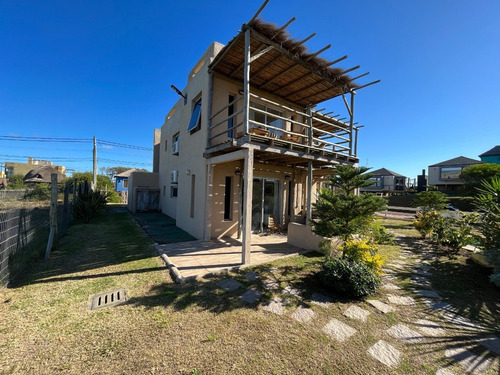 Imagen 10 de 28 de En Venta - Hermoso Complejo De 4 Apartamentos Con Piscina En Punta Del Diablo