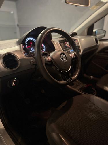 Volkswagen Up! 1.0 High Up! 75cv 5 p