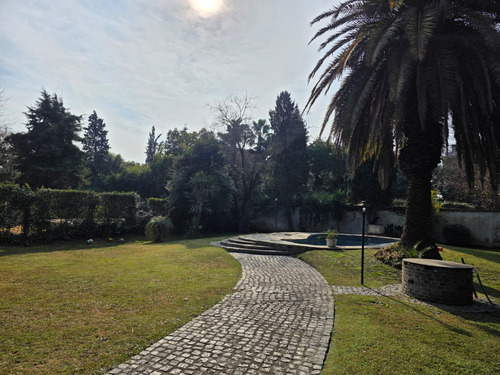 Venta De Casa 4 Ambientes. Parque Leloir