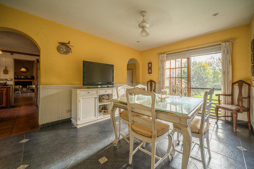 Venta Casa En Bella Vista En Barrio Cerrado