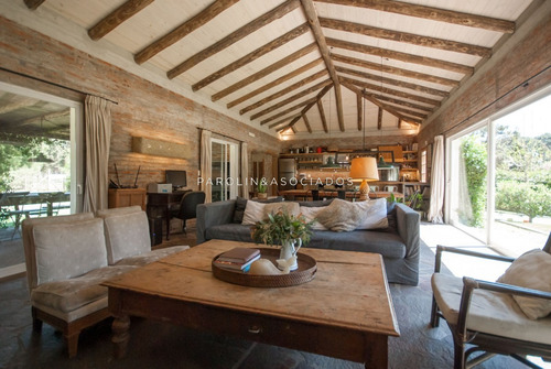 Casa De 3 Dormitorios En Burnett, Punta Del Este-ref:2485
