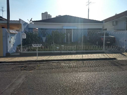 Imagem 1 de 6 de Venda De Casas / Padrão Na Cidade De Araraquara 9692