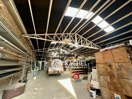 Arriendo Bodegas Y Oficinas En Sector Pueblo Nuevo