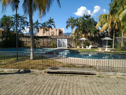 Imagen 13 de 18 de N. Del Carmen Vende Town House En El Rincón (foth-184)