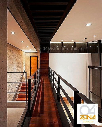 Exclusiva Residencia En Venta Con Diseño Único En Lomas De C