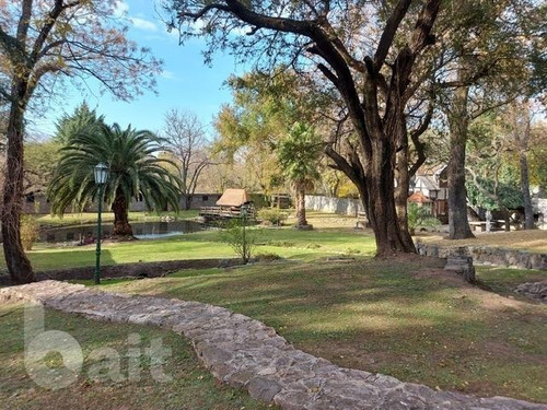 Imagen 5 de 21 de Venta Casa En Housing En Villa Warcalde 3 Dormitorios, Pileta.