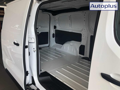 Imagen 3 de 13 de Peugeot Expert Turbo 1.6 2023 0km