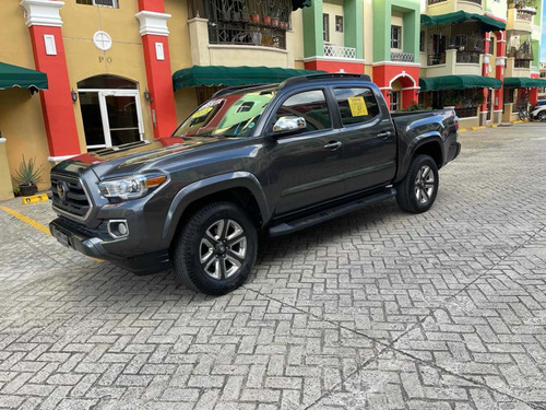 Imagen 2 de 15 de Toyota Tacoma Limited Americana
