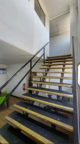 Arriendo Bodega De 984m2 C/oficina En Indepndencia