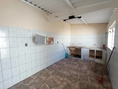 Casa Ampla Com 3 Dormitórios Em Ótimo Bairro Residencial