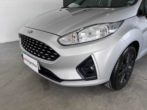 Imagen 11 de 25 de Ford Fiesta Kinetic Design 2018 1.6 Se