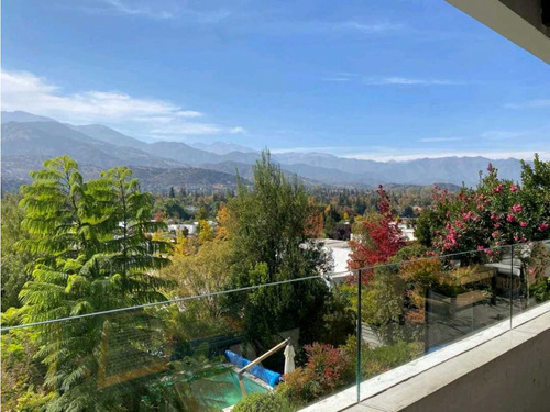 Casa En Lo Barnechea/ Camino Real En Condominio