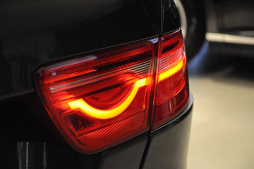 Imagem 12 de 15 de Jaguar Xe - 2.0 16v Si4 Turbo Gasolina R-sport