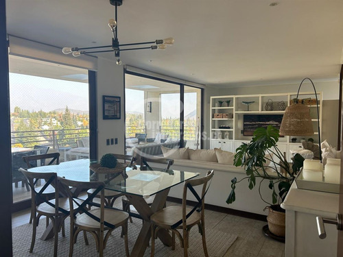 Casa En Venta De 4 Dorm. En Lo Barnechea Los Litres