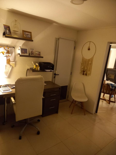 Casa En Venta - 2 Dormitorios 1 Baño - Cochera - 2.008mts2 - Castelli
