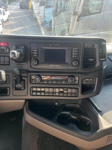 Scania R 450 - 4x2 - Ano 2022/2023 - Rogério Caminhões