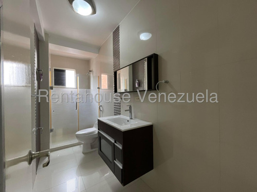 Apartamento En Venta Amplio Y Lujoso Posee Planta Electrica Parcial Pozo De Agua 2 Ptos Estacionamiento San Jacinto 25-10150 Miriam