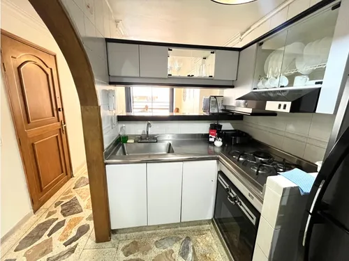 Apartamento En Venta En Laureles, Medellín Con Parqueadero Cubierto