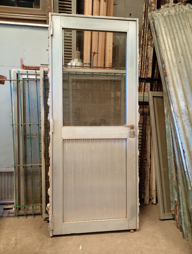Puerta De Aluminio,con Medio Vidrio Y Llave Aluminio (Usado)