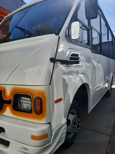 Microbus Ram 4000 Modelo 2024 27 Pasajeros