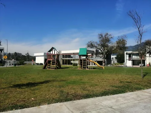 Casa En Venta En Colonia Los Cristales, Monterrey, Nuevo León