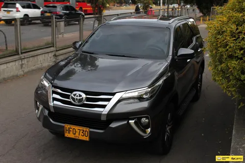 Toyota Fortuner 2.7 SRV