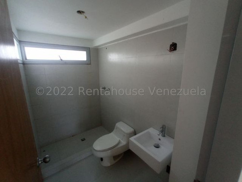 Imagen 14 de 21 de Espectacular Townhouse En Obra Gris Con Vista Al Avila Ubicado En Alto Hatillo 22-21661
