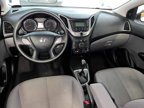 Imagem 5 de 9 de Hyundai Hb20s 2015 1.6 Impress Flex Aut. 4p