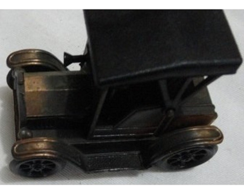 Apontador De Ferro Em Formato De Automóvel Antigo - A57 (Usado)