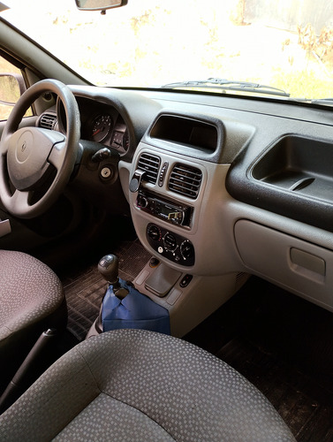 Renault Clio 1.0 16v Campus Hi-flex 5p