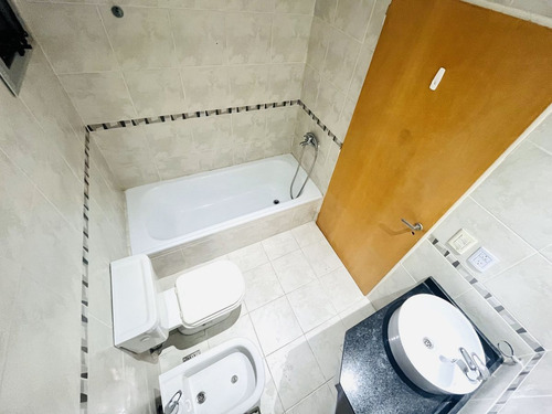 Departamento 2 Amb Con Entrepiso Balcon En Palermo