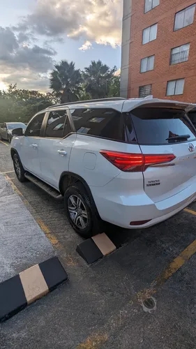 Fortuner 2.4 Sr, Diesel 4x2, Automatíca. Placa Termina En 4.