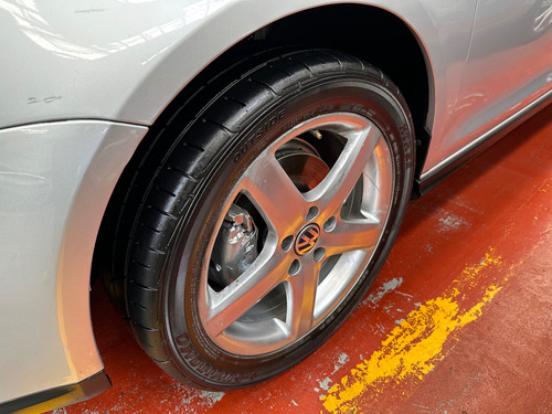 Volkswagen Bora 2.5 Style Tiptronic Bt At