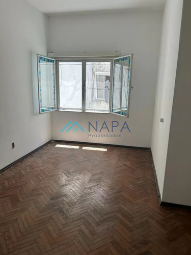 Venta Apartamento En Ciudad Vieja - Cerrito Y Pérez Castellano