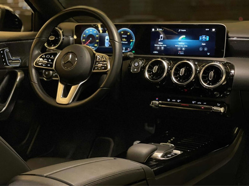 Imagem 10 de 15 de Mercedes A250 2.0 Sport 2019 Com Teto Solar 18.000km Novinha