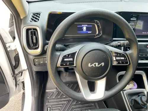 Kia Sonet 1.5 Vibrant Mt