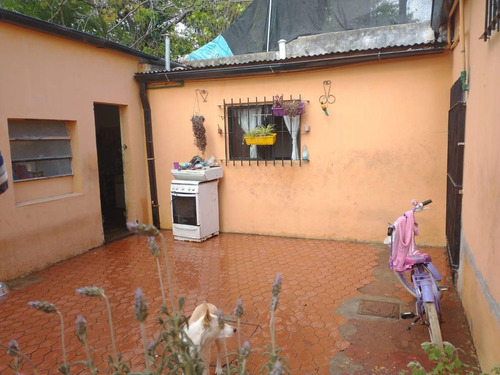 Casa En Venta - 2 Dormitorios 1 Baño - Patio - 370 Mts2 - Burzaco