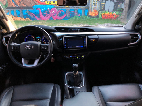 Toyota Hilux 2017 Srv Pack 2.8 Manual 4x2 Con Cuero !