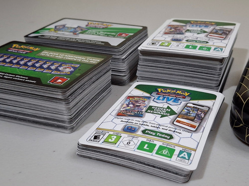 Cartas Pokemon 330 Códigos Live Trading Card Game (Usado)
