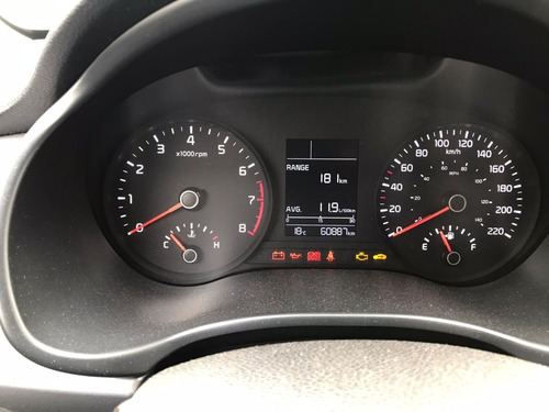 Imagen 11 de 13 de Kia Rio Hb Lx 2018
