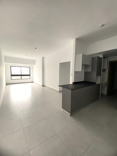 Alquiler De 2 Habitaciones | Naco | Piscina, Gym