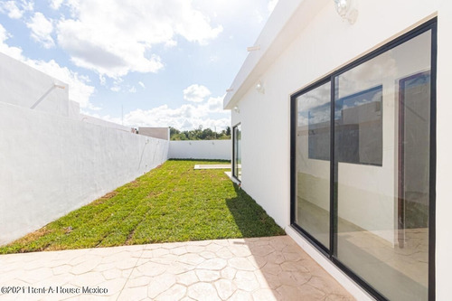 Imagen 5 de 9 de Casa En Venta En Chichi Suarez Merida 214996jl