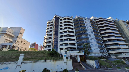 Imagen 30 de 30 de Vende Apartamento 3 Dormitorios, 2 Baños Y Garaje X 2 - Frente A La Rambla